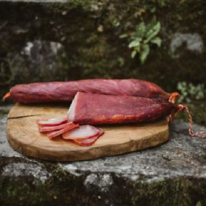 Lomo Embuchado. Peso aprox.: 550 gr.